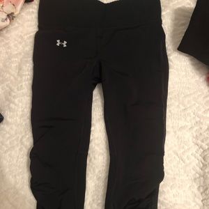 Black crop leggings